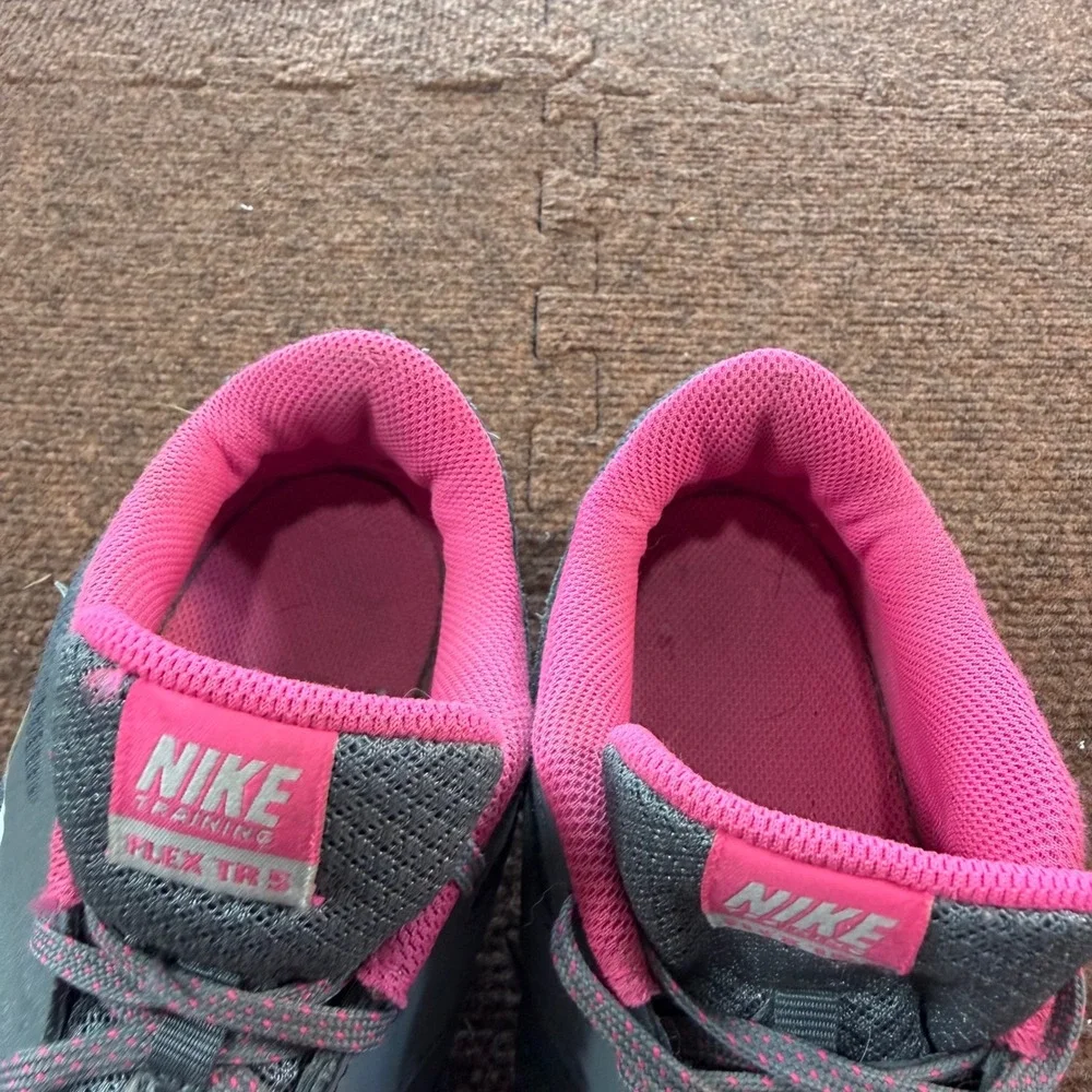 Nike Training Flex TR 5 Womens Dark Grey Pink Sneakers 724858-003 gym fit runner